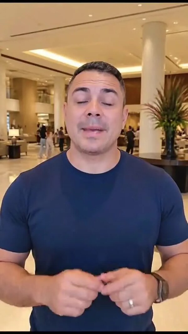 Apresentador em vídeo explicativo do Finambut